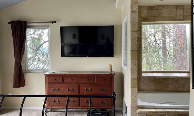 Harrison House | Enjoy Lake Life in Carlin Bay