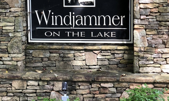 Hiawassee Condo | Enjoy Lakeside Living At Its Best On Lake Chatuge!