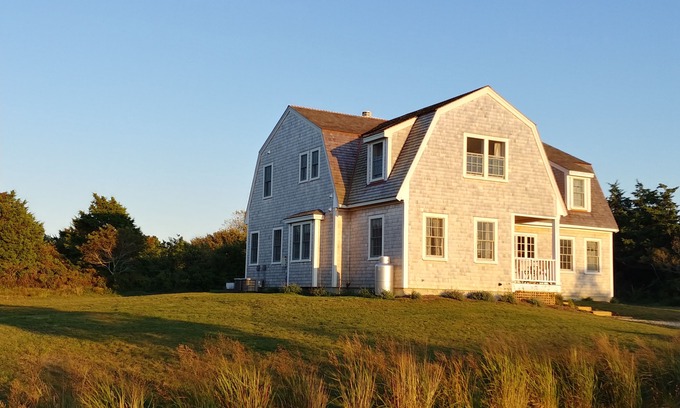 Siasconset House | Enjoy Nantucket without the Crowds and Hassle