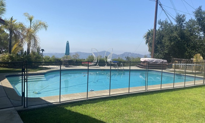 Altadena Apartment | Enjoy Nature at this Hill Top Studio!