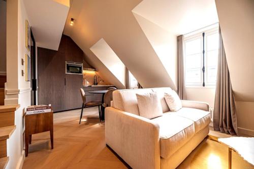 Saint-Gervais Apartment | Enjoy Parisian Life in an Elegant Flat - Le Marais