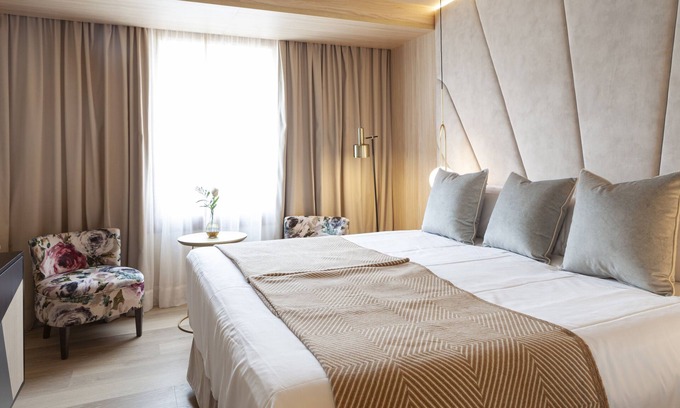 Sant Nicolau House | Enjoy Picturesque Views! 3 Relaxing Accommodations, Pets Allowed!