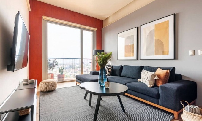 Cuauhtemoc Apartment | Enjoy skyline/city views from this 17th floor flat