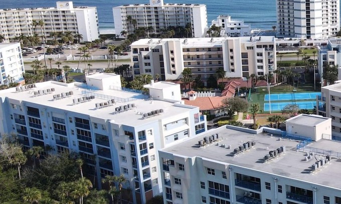 New Smyrna Beach Condo | Enjoy the gorgeous sunset in this beautiful 3/2 condo ~ OW9-305