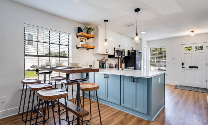 Jacksonville Beach House | Enjoy vibrant beach life in our stylish townhome, the perfect place for beach time, great food, fun!