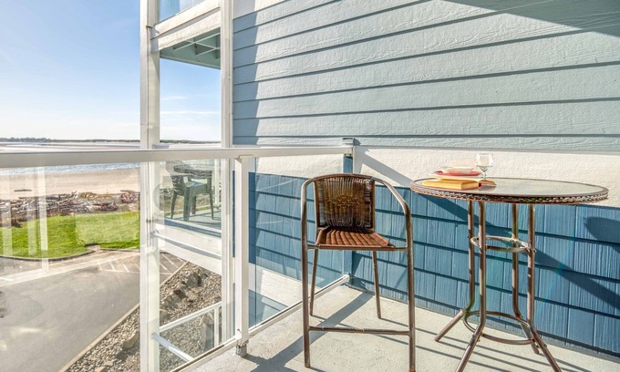 Lincoln City Condo | Enjoy views of Siletz Bay from this 3rd Floor Condo. beach access, Taft District