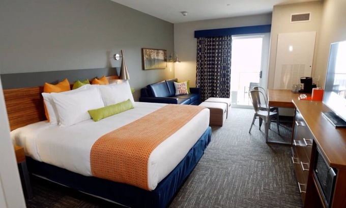 Circleville Resort | Enjoy Waterpark Activities, 4 Modern Units, Free Parking, Arcade