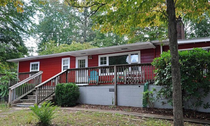 Hayesville Cabin | Enjoy your cabin on Lake Chatuge with your own boat dock and outdoor fire pit