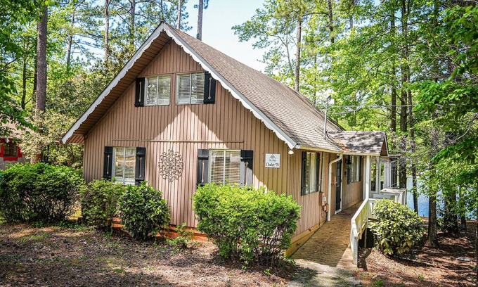 Pine Mountain Ski Chalet | Enjoy your home away from home in this beautiful Lake view Chalet!