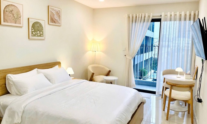 Tan Qui Dong Apartment | Enjoyable studio Lavida Serene, Comfy Bed - Near RMIT, SECC, Ho Chi Minh City
