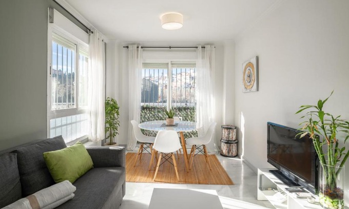 Genil Apartment | EnjoyGranada TREVENQUE Center