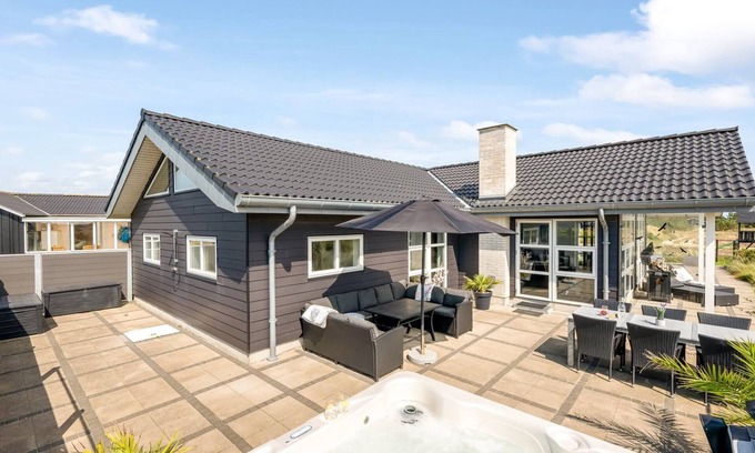 Bjerregaard House | "Ennie" - from the sea by Interhome