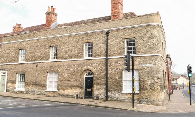 Bury St Edmunds House | Enterprise House