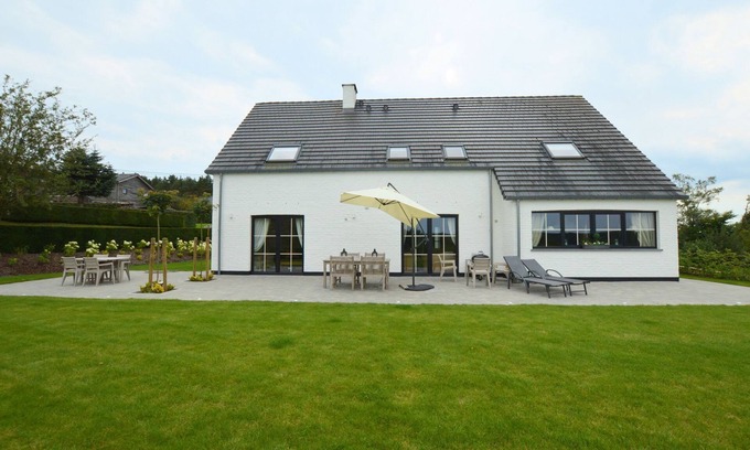 Chodes House | Enticing Holiday Home in Malmedy with Sauna