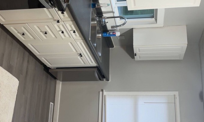 Hilliard House | Entire 1BR House w/spacious driveway