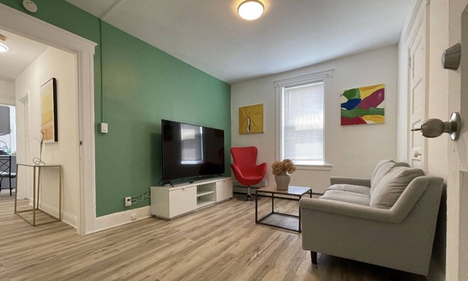 Port Chester Apartment | Entire 2 Bed-room Roomy Apartment ~ 1 min to Train for NYC
