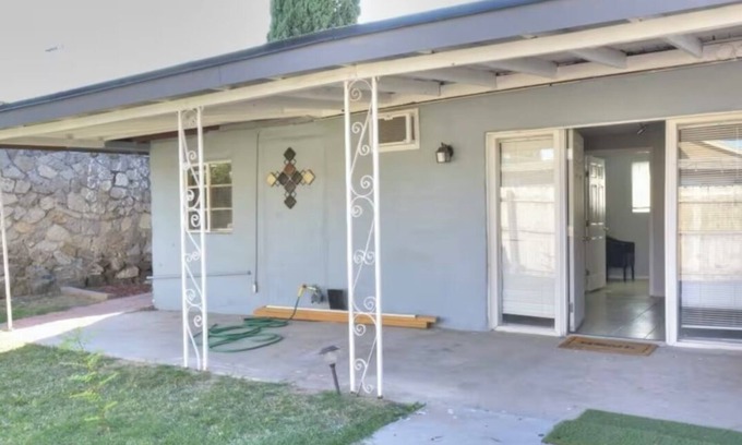 El Paso House | Entire 2-bedr Apt in El Paso with AC and WiFi