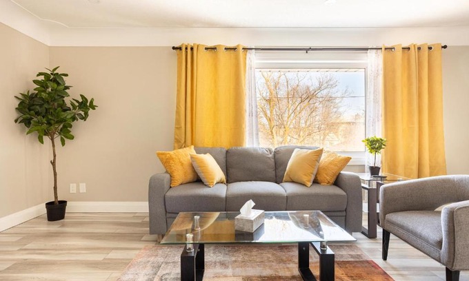 Waterloo Apartment | ENTIRE 2 BEDROOM APARTMENT DOWNTOWN - u3