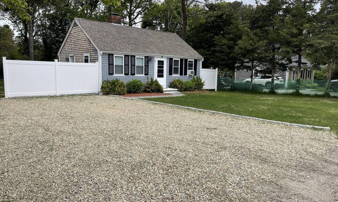 Hyannis House | Entire 2 bedroom cozy house in middle of Hyannis