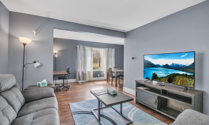 Buffalo House | Entire 3 bedroom, 2 bathroom home walking distance to Mercy Hospital