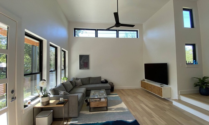 Highland House | Entire 3 Bedroom Home + Peloton in Central Austin