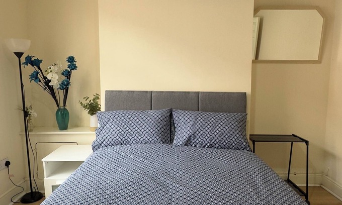 Salford Apartment | Entire 3 Bedroom House, Salford