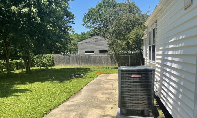 Newark House | Entire 3 bedroom house with fenced backyard