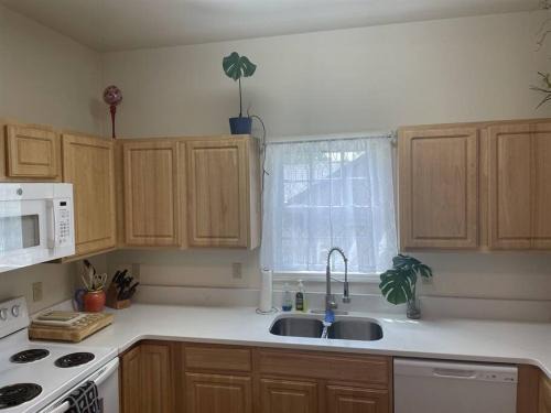 Golden Belt Historic District House | Entire 3B 2Ba Home- Close to Everything in Durham!