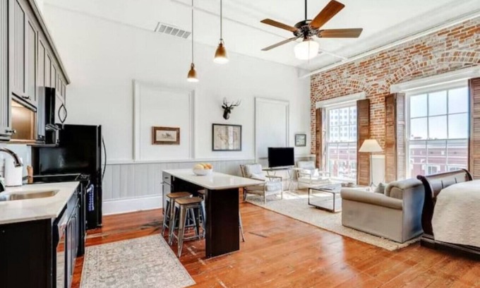 Galveston House | Entire 3rd floor HML Strand