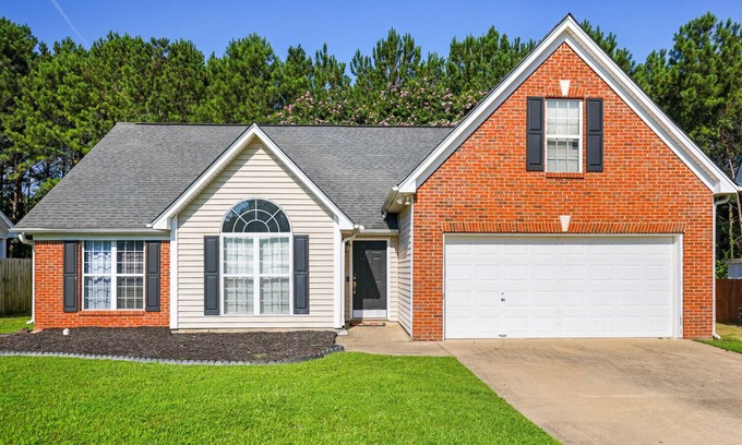 Lawrenceville House | Entire 4Bd/2BT Hm in Lawrenceville 2mi to Mall of GA