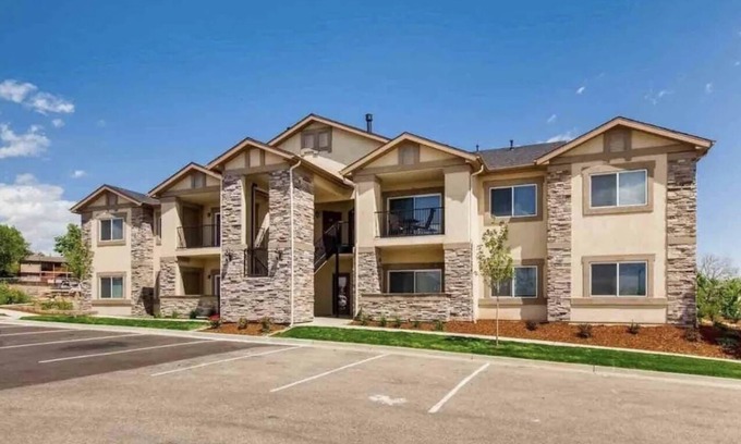 Welby Condo | Entire Condo Free Parking 14 mins to DT Denver