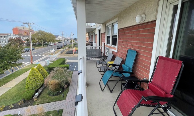 Asbury Park Condo | Entire condo w/private balcony & parking, 3 blocks from the beach!