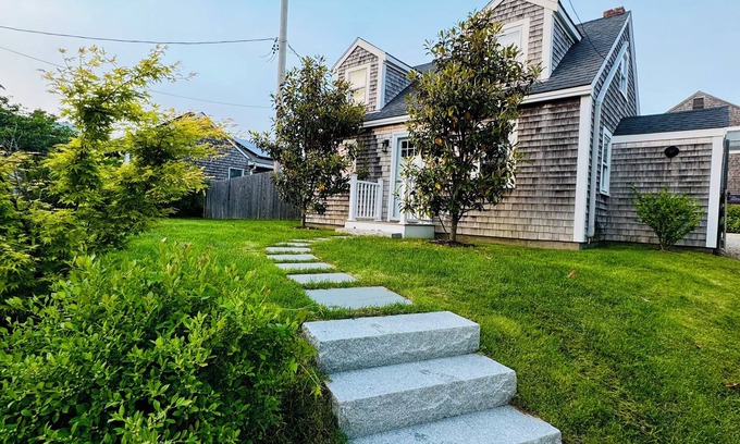 Vineyard Haven Cottage | Entire cottage, walk to/from ferry & downtown, newly renovated, parking on site