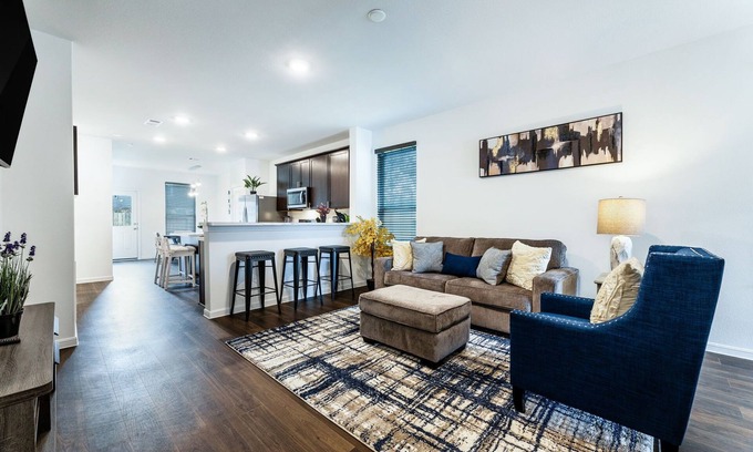 Conroe House | Entire Couzy House - New House w/pool