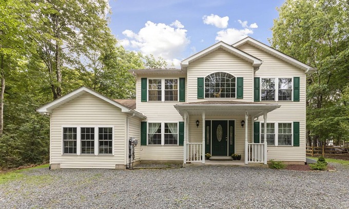 Albrightsville House | Entire Home by Kalahari Waterpark, Camelback & Jim Thorpe Town, FREE EV Charger