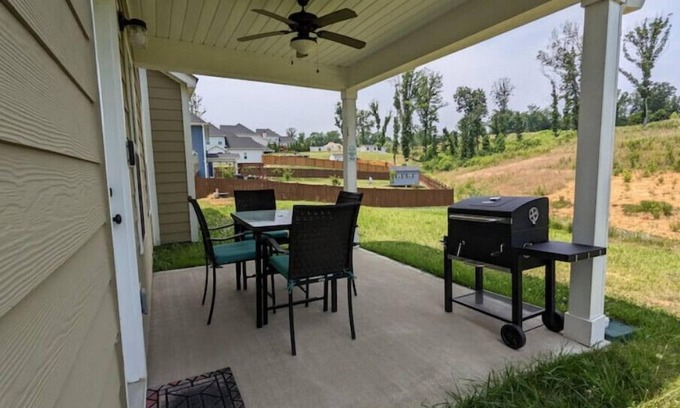 Belmont House | Entire Home In Belmont - Greater Charlotte Arean