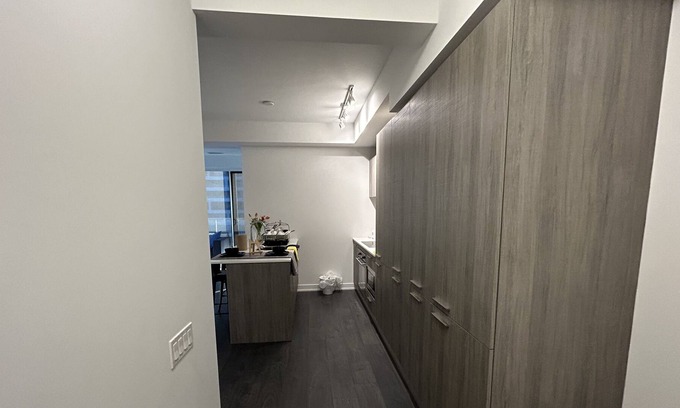 Bay Cloverhill Condo | Entire Home in downtown Toronto