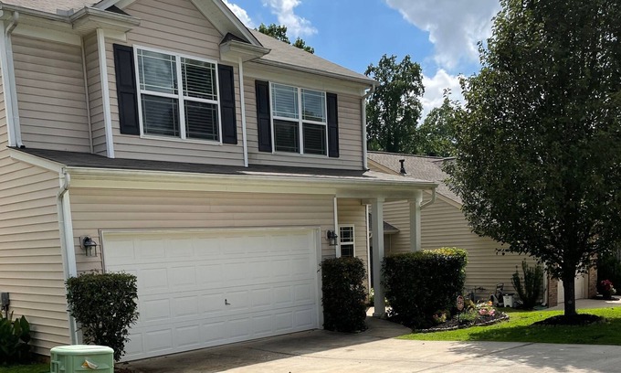 Greer House | Entire Home Near Downtown Greer, Free Parking, Privacy & Self Check-in