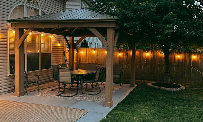Masterson Station House | ⭐️⭐️⭐️⭐️⭐️ Entire House- 10 min from KY Horse Park, 15 min from UK