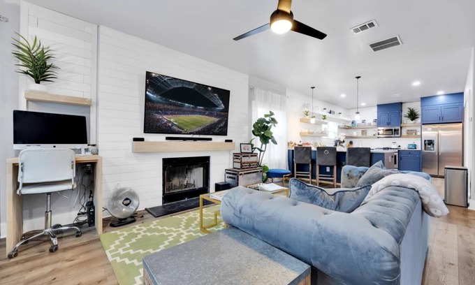 Peoplestown House | ENTIRE HOUSE, 3BR, 2.5 BATHS, SLEEPS 8, PERFECT LOCATION DOWNTOWN ATL