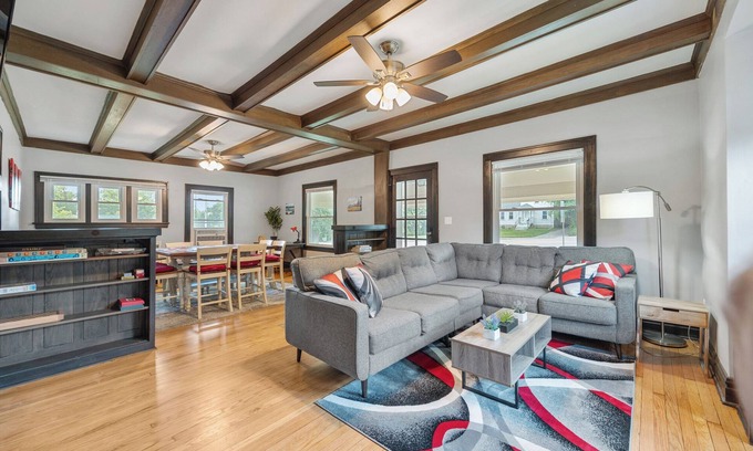 Glen Ellyn House | Entire house/4bd 1bath/Laundry/GlenEllyn/Lombard/Wheaton/FreeParking&WIFI