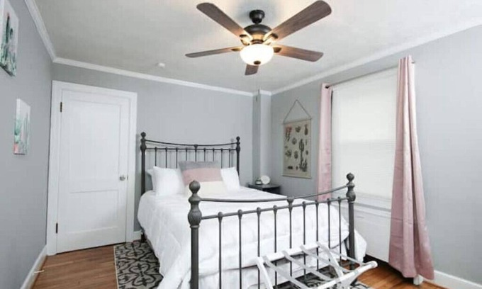 Lynchburg House | Entire house in quiet area, close to everything!