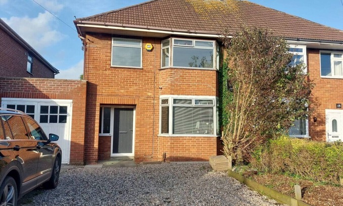Gloucester House | Entire House| Long Stays in Gloucester|Contractors