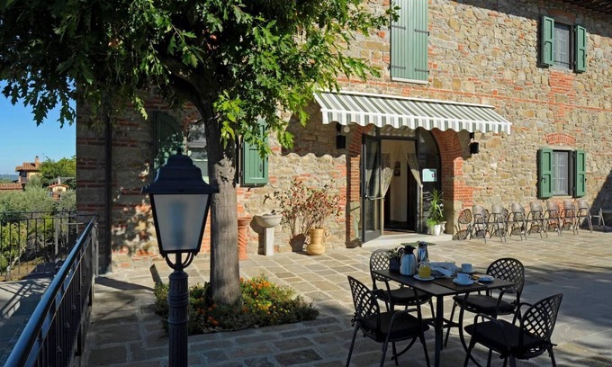 Pietrapiana House | Entire house with all 6 rooms. 1 fourbedded, 1 triplebedded, 4 doublerooms, all with private bath.