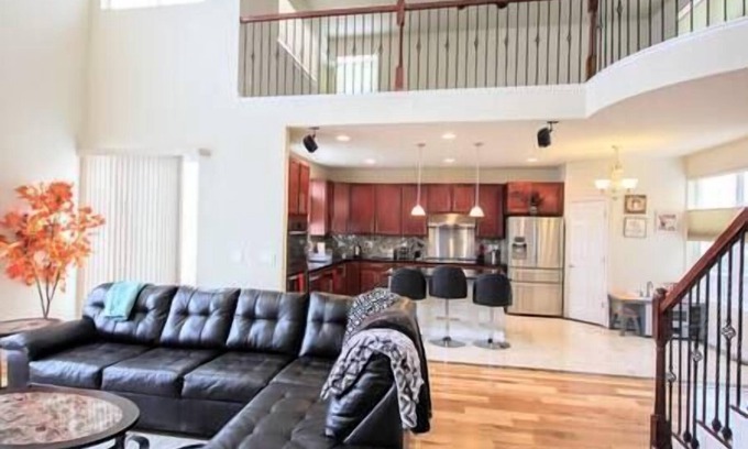 Erie House | Entire house with beautiful views for families