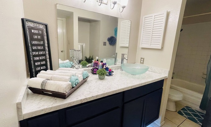 Greater Fondren Southwest Condo | Entire Large Urban Oasis w/additional Sleeping Area