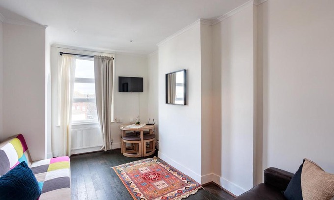 Harlesden Apartment | Entire luxurious flat sleeps 4 persons