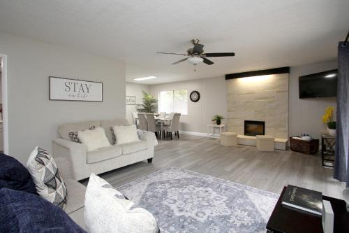 Raisin House | Entire Magill House by RiverPark