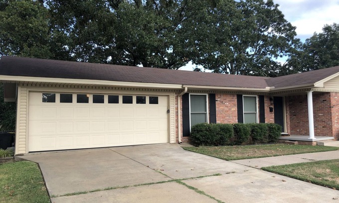 North Little Rock House | Entire Private Home in a safe, quiet, convenient neighborhood!