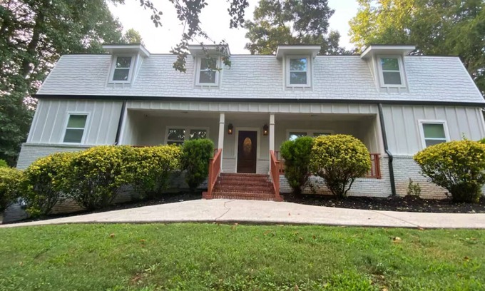 Roswell Apartment | Entire quadplex, 4 apts, group/pet friend, walkable to best of Historic Roswell!